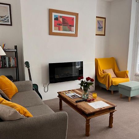 Lovely - 1 Bedroom Flat In Hastings Town Centre エクステリア 写真
