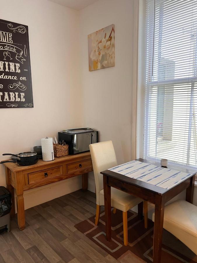 Lovely - 1 Bedroom Flat In Hastings Town Centre エクステリア 写真